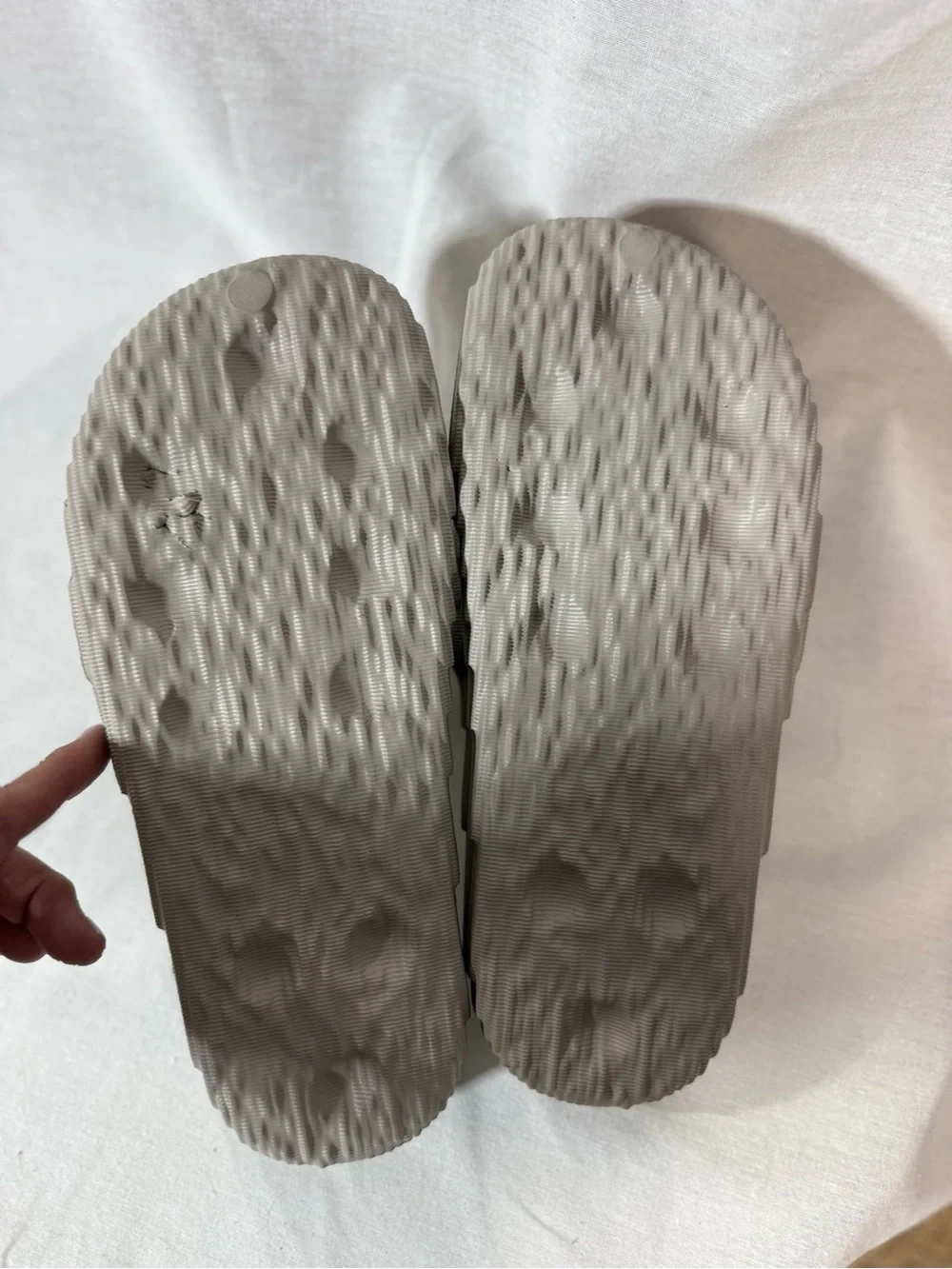 adidas Adilette 22 Taupe Textured Slide Sandals Size 8